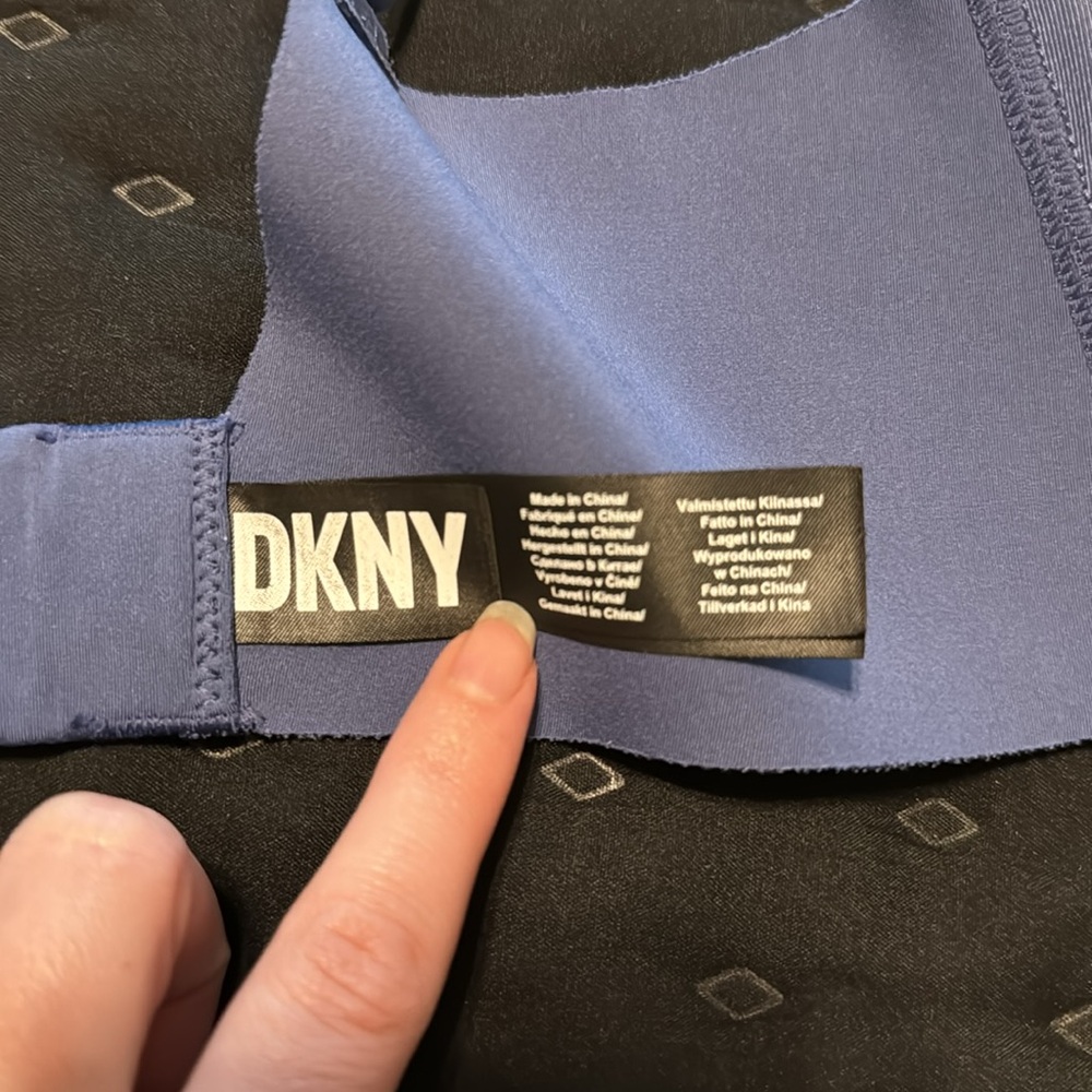 DKNY 32D bra New condition wireless blue invisible - Picture 6 of 9
